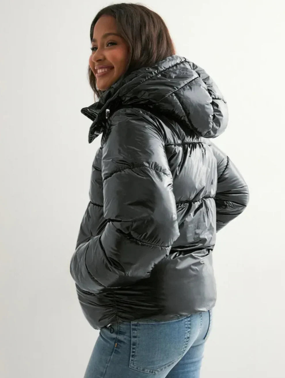 Glänzende Pufferjacke